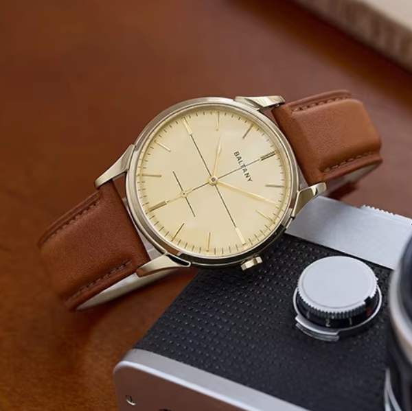 ساعة يد رجالية أوتوماتيكية من  - مراجعة Omega Watch Constellation وسعره