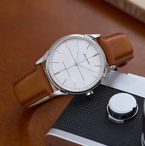 ساعة يد رجالية أوتوماتيكية من  - مراجعة Omega Watch Constellation وسعره