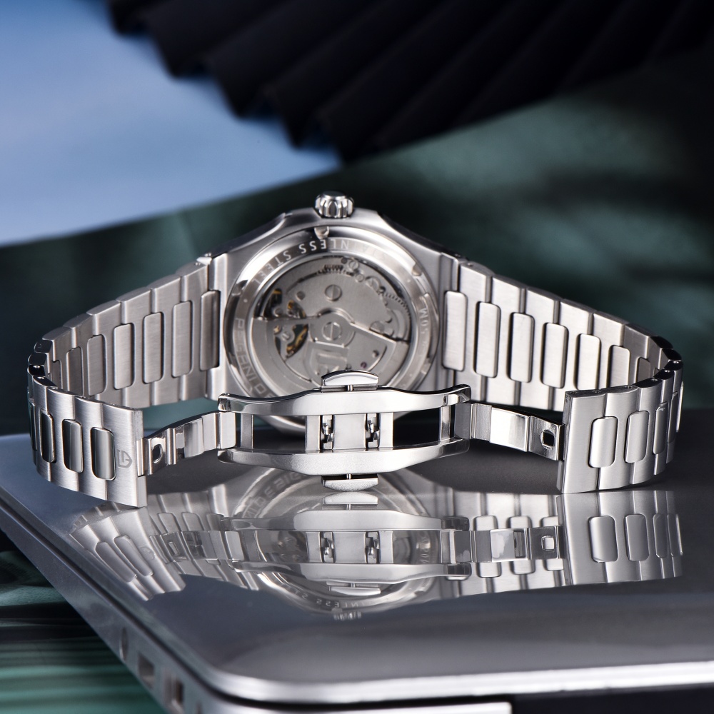 PAGANI تصميم جديد الميكانيكية  - مراجعة Patek Philippe Watch Nautilus وسعره