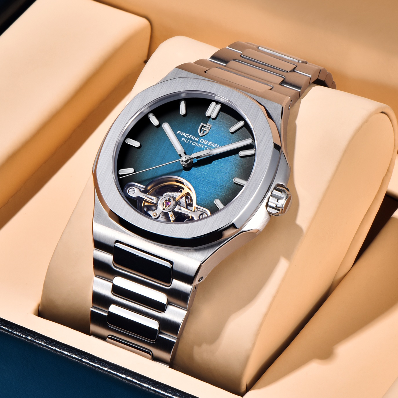 PAGANI تصميم جديد الميكانيكية  - مراجعة Patek Philippe Watch Nautilus وسعره