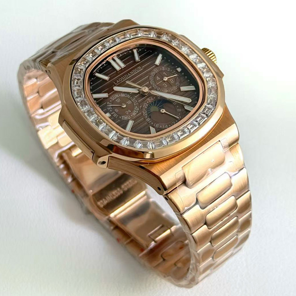ساعة ميكانيكية رجالية مربعة جد - مراجعة Patek Philippe Watch Nautilus وسعره